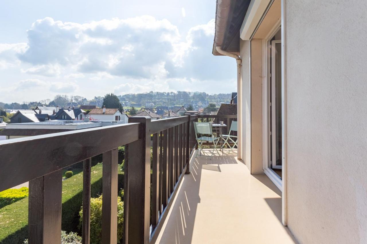 Le Carrousel - Appartement Avec Studio Attenant Deauville Luaran gambar